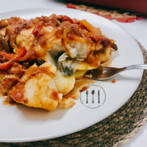 Bacalao al horno con pisto y patatas panaderas