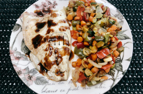 Dorada al horno con verdura salteadas