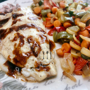 Dorada al horno con verduras salteadas