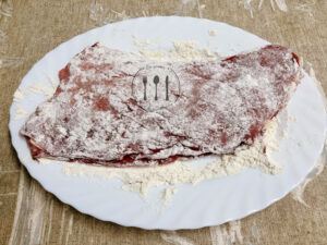 Delicioso cachopo de chosco y queso Edam 8 Corte de cachopo de chosco y queso holandés