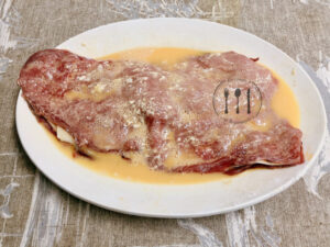 Delicioso cachopo de chosco y queso Edam 9 Corte de cachopo de chosco y queso holandés