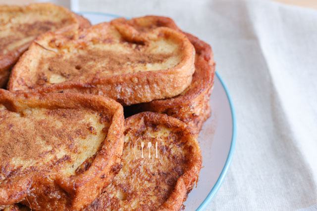 Torrijas con pan brioche y canela