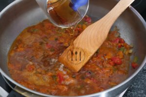 Pechugas de pollo en salsa de champiñones 8 Incorporar sidra