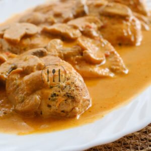 Pechugas de pollo en salsa de champiñones 3 Pechugas de pollo en salsa de champiñones