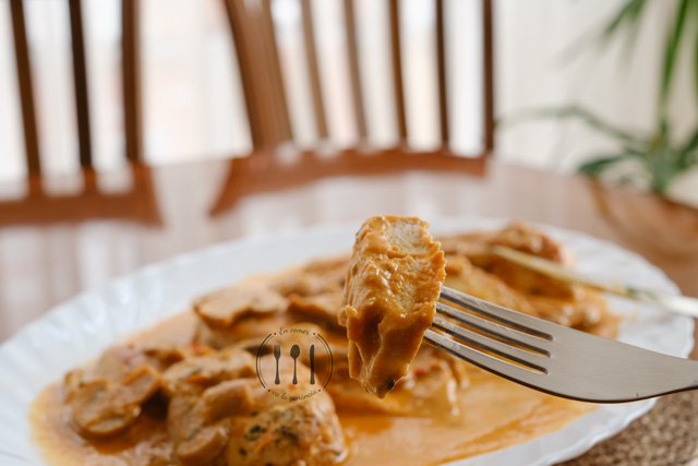 Pechugas de pollo en salsa de champiñones 2 Pechugas de pollo en salsa de champiñones